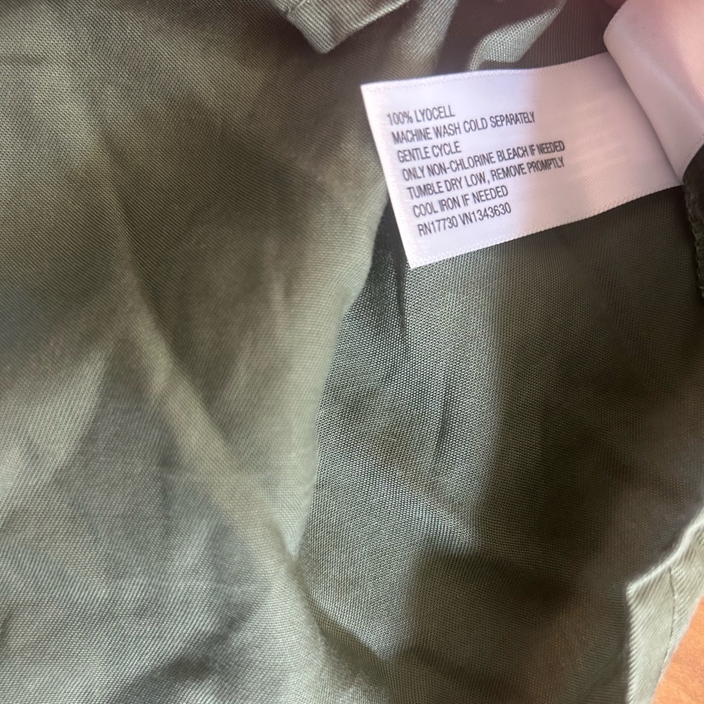 NWT Universal Thread Button Down - Picture 3 of 6